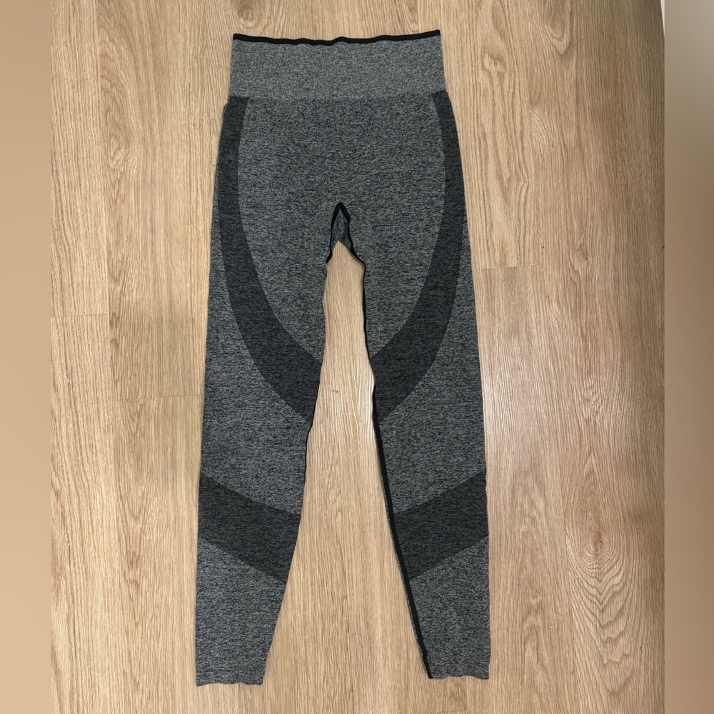 Pink Victoria’s Secret Seamless Gray and black leggings size small